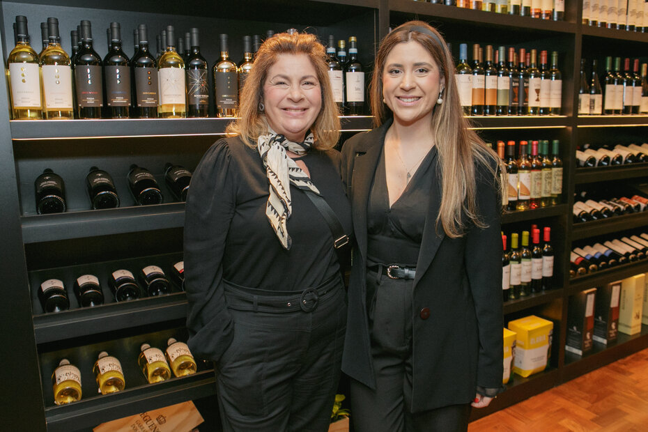 Graziela Marotto e Laura Marotto Traub, entre presenças ligadas à gastronomia que prestigiaram a inauguração (Foto: Lisa Roos/Divulgação)