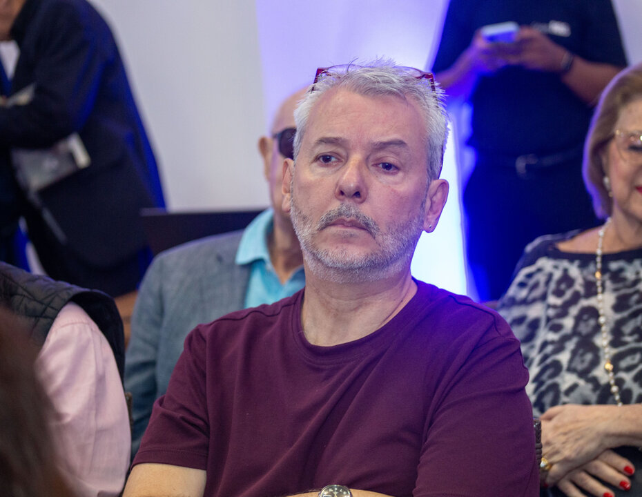 O jornalista e escritor Márcio Pinheiro (Foto: Lenara Petenuzzo/Divulgação)