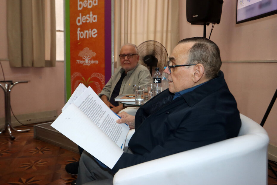 Pedro Haase Filho e Liberato Vieira da Cunha conduziram o bate-papo a respeito da história do clube (Foto: Zezé Carneiro/Divulgação)