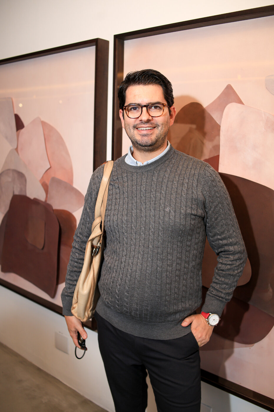 O arquiteto Renato Mello no novo showroom (Foto: Vini Dalla Rosa/Divulgação)
