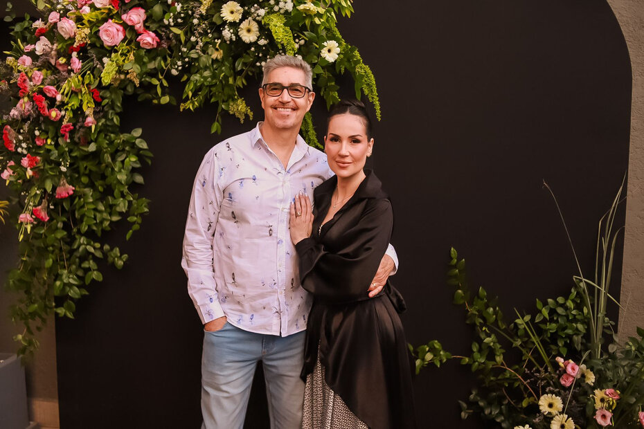 Ruti Dreyër e Roberto Magdaleno receberam os convidados para a apresentação das novas instalações da clínica (Foto: Thaís Ortiz/Divulgação)