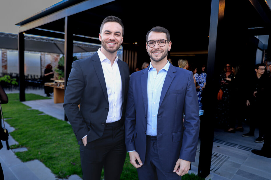 Rafael Selonk e Antônio Menezes acompanharam a cerimônia (Foto: Vini Dalla Rosa/Divulgação)