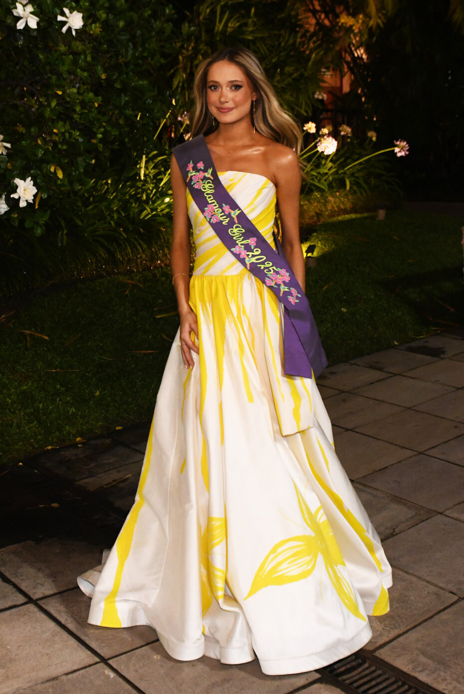 Melissa Capucci, eleita a Glamour Girl 2025, usou vestido de Sérgio Pacheco com originais pinturas à mão (Foto: Cláudio R. B. Moraes/Divulgação)