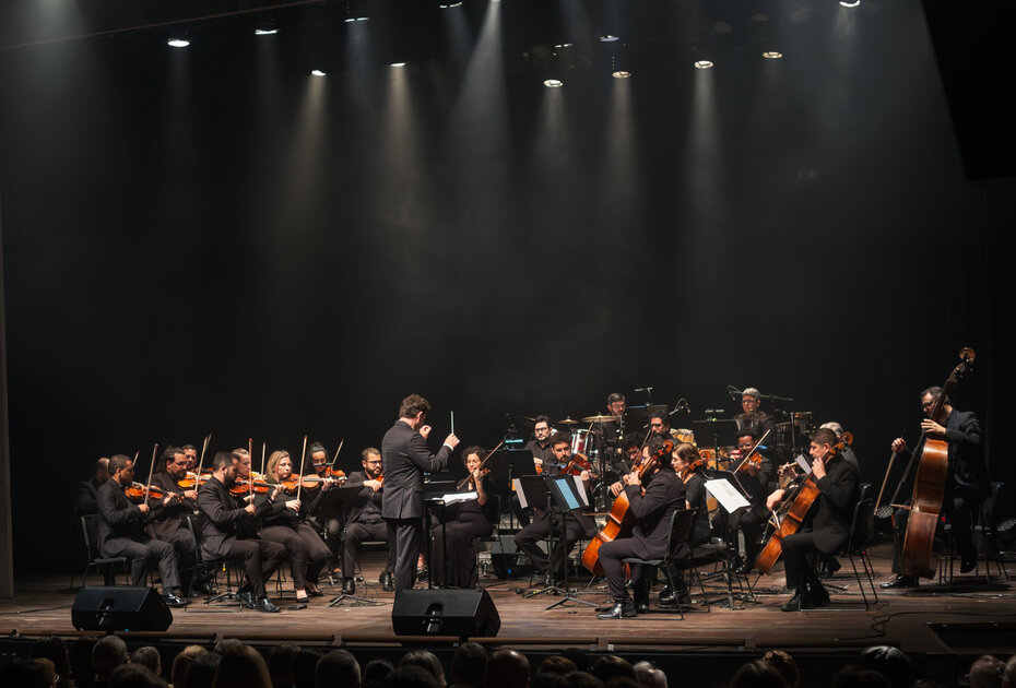A apresentação da Orquestra Theatro São Pedro emocionou o público (Foto: Vitória Proença/Divulgação)