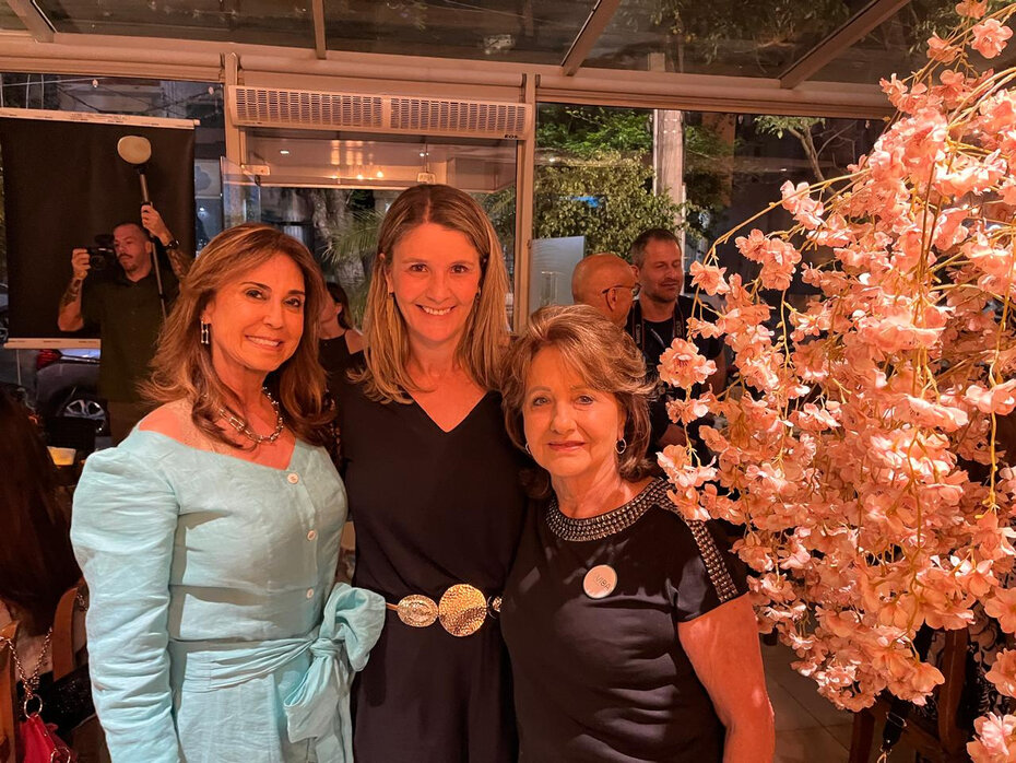 Gabriela Brasil, Patricia Aragão e Clarissa Wolff Garcez no restaurante Usina de Massas (Foto: Paulo Gasparotto/Especial)