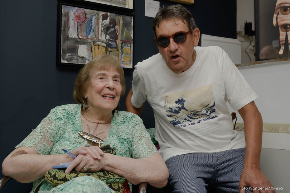 Zoravia Bettiol com Eduardo Vieira da Cunha na Galeria Stockinger (Foto: Wanderlei Oliveira/Divulgação)