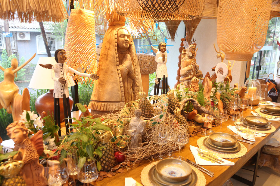 Mesa assinada pelo arquiteto Eduardo Machado (Foto: Notre Design/Divulgação)