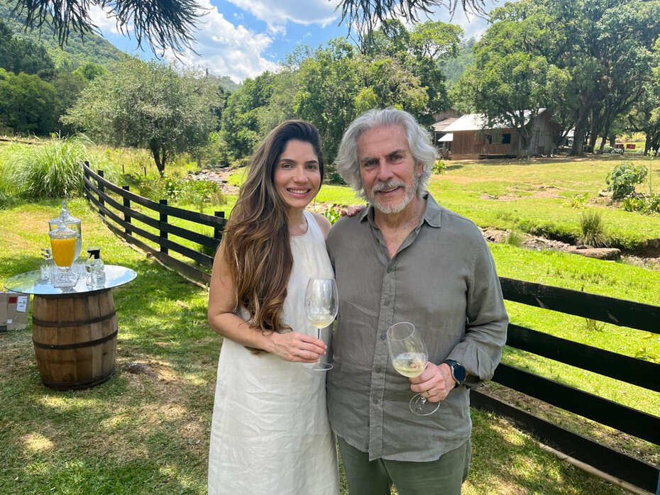 Caroline Gomides e José Paim no aprazível Borgo 28 (Foto: Paulo Gasparotto/Especial)