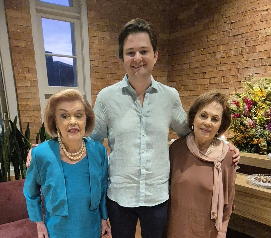 João Paulo Silveira Barbiero com as avós Marlise Haselof Barbiero e Maria Elisabeth Paim Fleck Silveira (Foto: Divulgação)