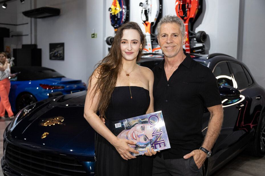 Renata Augustin e Jo&atilde;o de Lucena na Valour Motors (Foto: Hans Georg/Divulga&ccedil;&atilde;o)