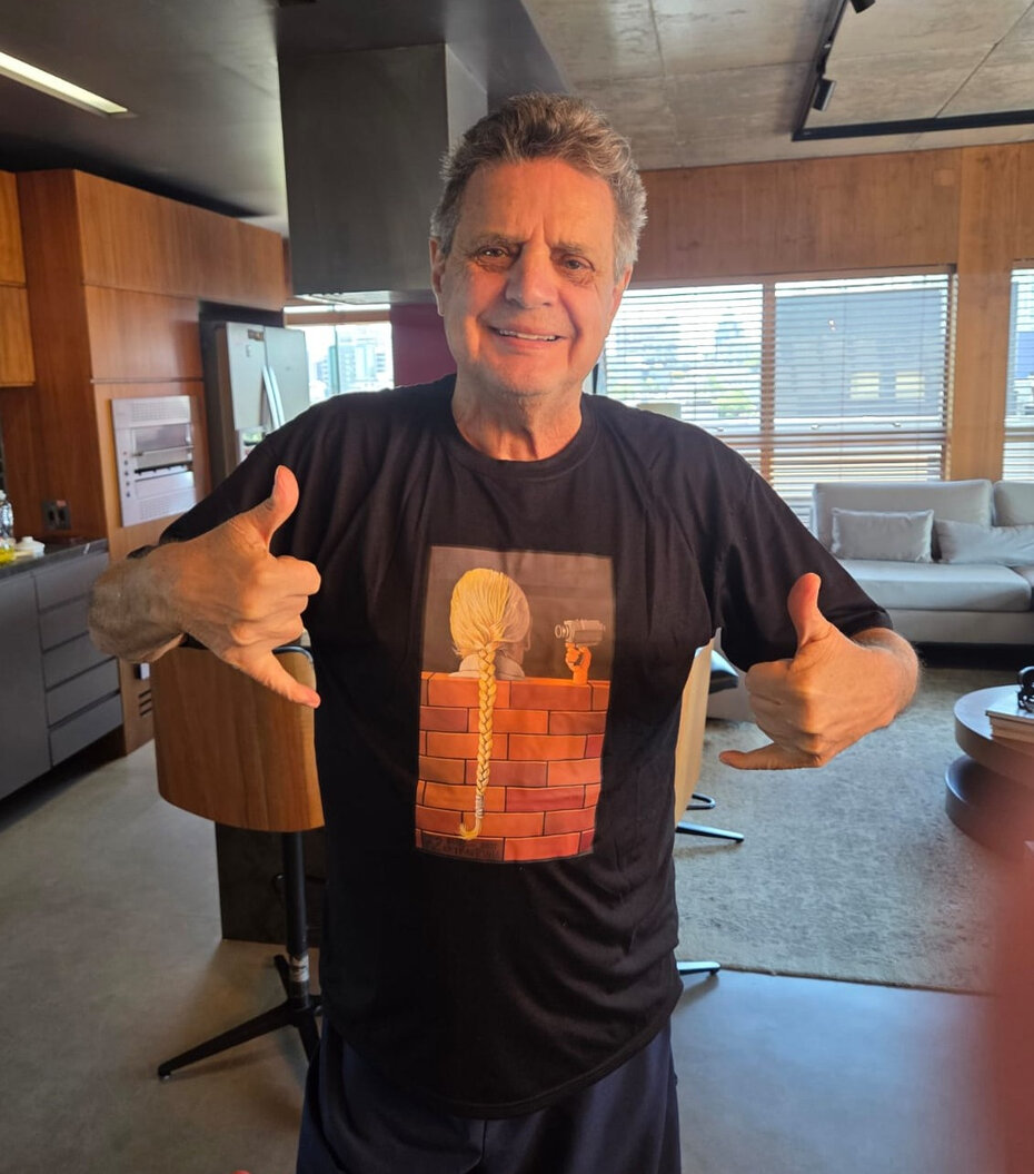 O m&eacute;dico Renato Viera tamb&eacute;m aderiu &agrave; vestimenta que traz obra de Fernando Baril (Foto: Divulga&ccedil;&atilde;o)