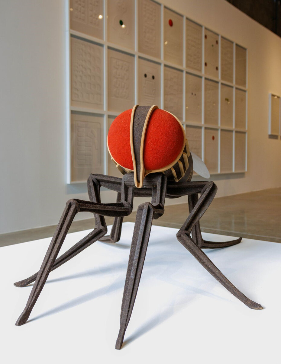 Uma das instigantes esculturas de Patricio Far&iacute;as na exposi&ccedil;&atilde;o na Ocre (Foto: Divulga&ccedil;&atilde;o)