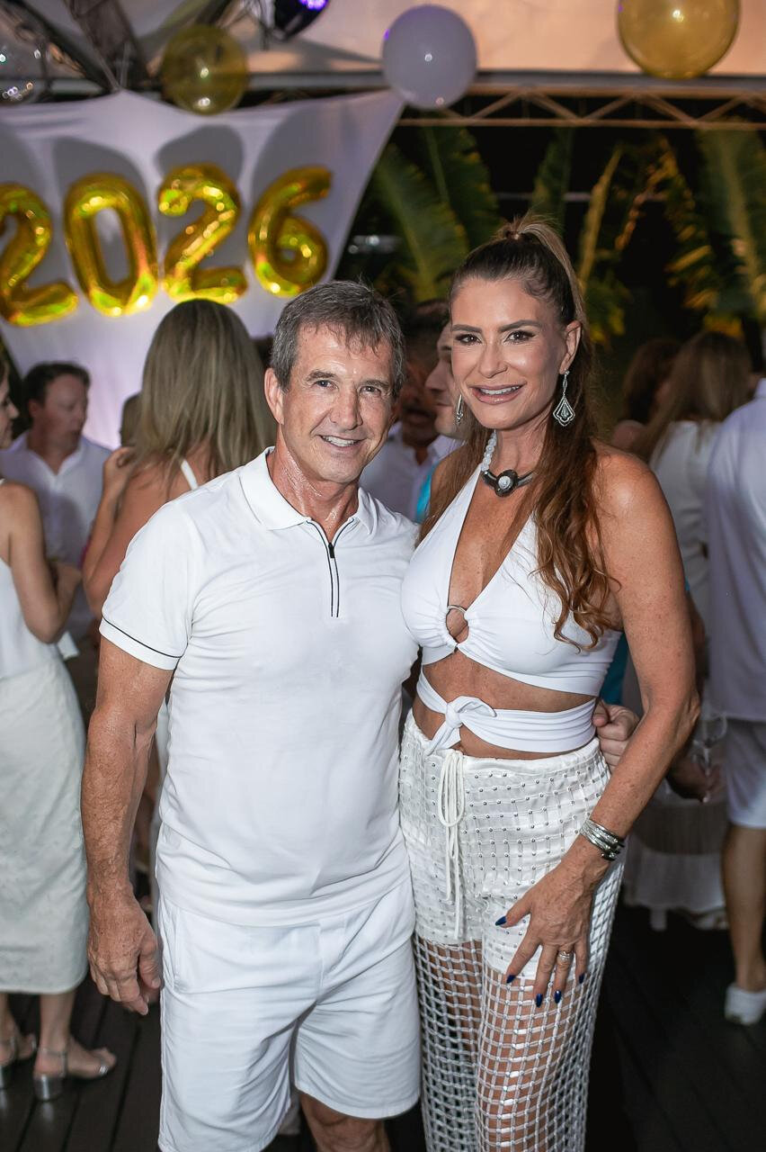 Dody e Fernanda Sirena, anfitri&otilde;es da Festa do Branco (Foto: Divulga&ccedil;&atilde;o)