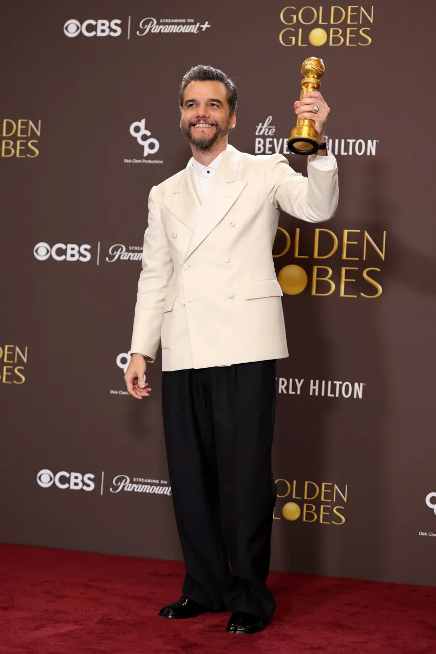 O look de Wagner Moura no Globo de Ouro suscitou muitos coment&aacute;rios (Foto: Amy Sussman/Getty Images)