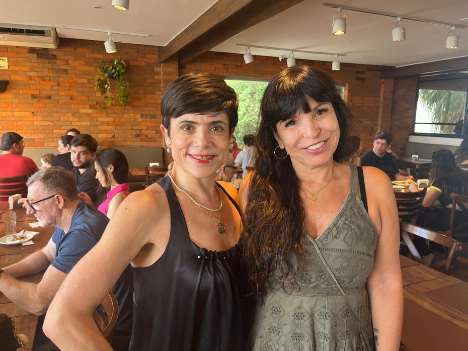 Mari Saldanha e Elaine Cofcevicz durante o encontro festivo (Foto: Paulo Gasparotto/Especial)