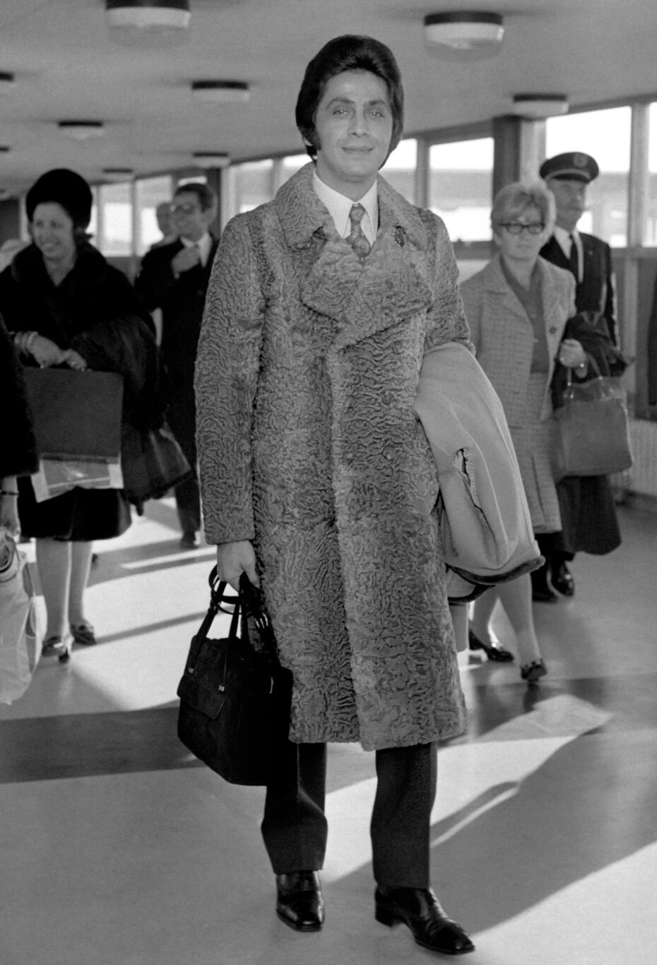 Valentino em registro no in&iacute;cio da d&eacute;cada de 1970 (Foto: Getty Images)
