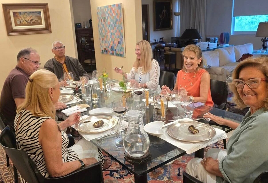Mesa animada: Laurinha Nunes Vieira, Ruy Borba, Renato Rosa, Suzana Blank, Myrian Cirne Lima, S&ocirc;nia Sirotsky (Foto: Divulga&ccedil;&atilde;o)