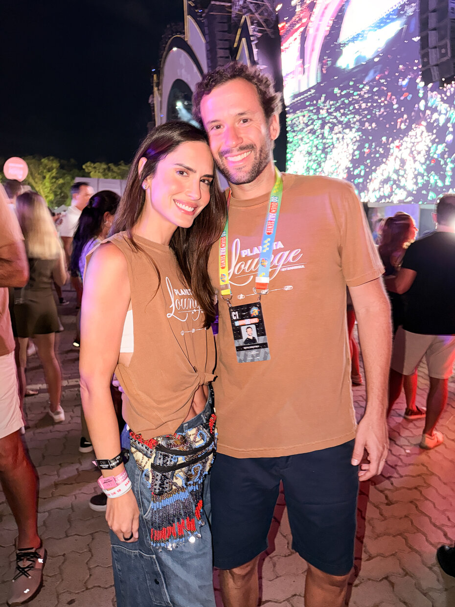 Catarina Costa e Beto Sirotsky curtiram as apresentações musicais (Foto: Vini Dalla Rosa/Divulgação)