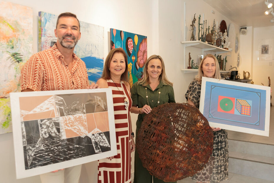 Rodrigo Buglione, Regina Galbinski, Ana Paula Freitas e Silvia Benedetti no almo&ccedil;o de premia&ccedil;&atilde;o (Foto: Lisa Roos/Divulga&ccedil;&atilde;o)