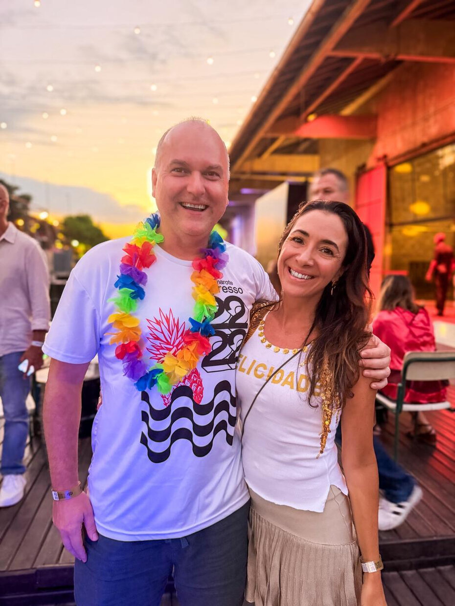 Jo&atilde;o Silla Lopes de Almeida e Mariana Germani curtiram o carnaval no Cais Embarcadero (Foto: Est&uacute;dio Telesc&oacute;pio/Divulga&ccedil;&atilde;o)