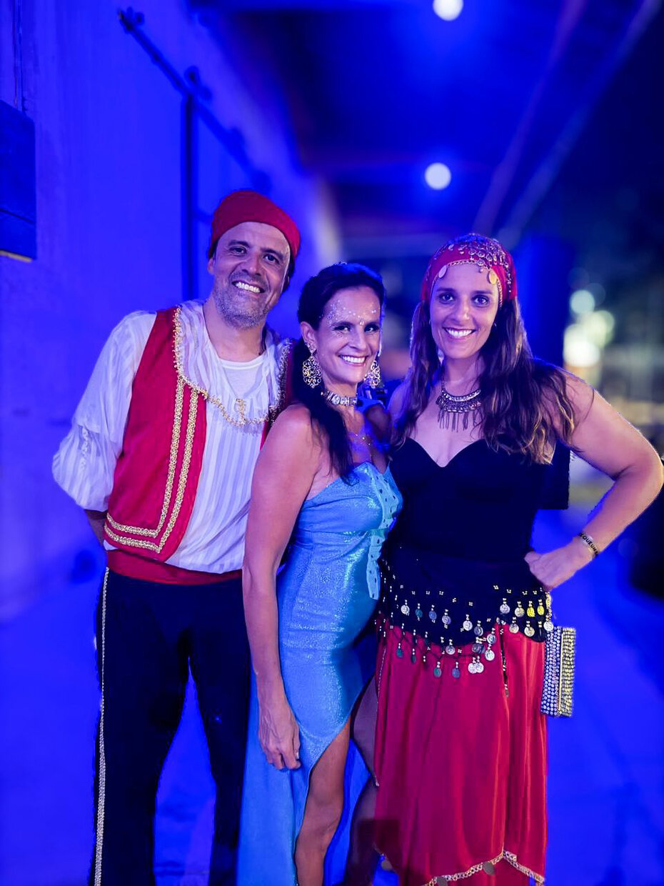 Boas fantasias: Cristiano Bertolucci, Mariana Bertolucci e Karime Costalunga (Foto: Est&uacute;dio Telesc&oacute;pio/Divulga&ccedil;&atilde;o)