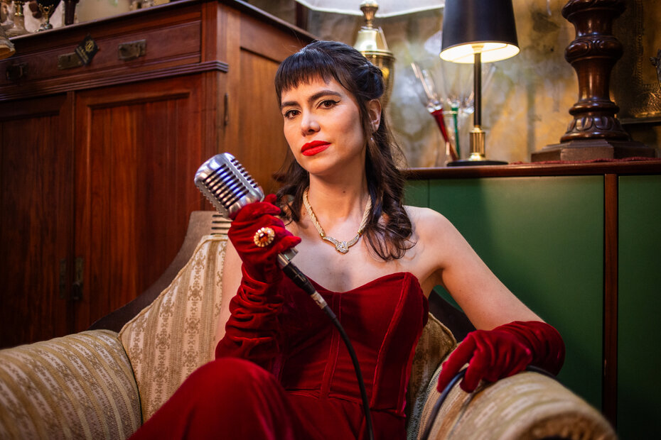 Luana Pacheco se apresenta com show que reverencia Piaf (Foto: Laura Aldana/Divulga&ccedil;&atilde;o)
