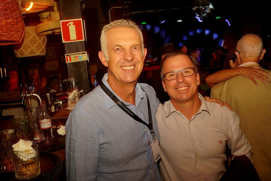 Os médicos Salomão Schames Neto e Carlo Pilla no Butikin Hi-Fi (Foto: Duda Alvares/Divulgação)