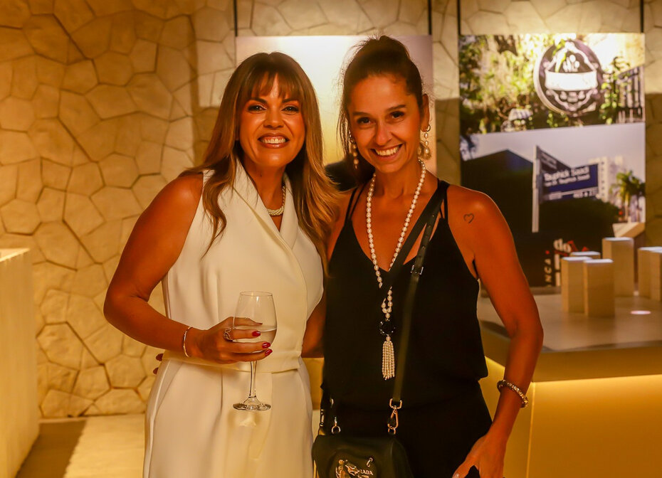 Suzi Bueno, da Imobili&aacute;ria Sanvicente, com Maria Refinetti (Foto: Doni Maciel/Divulga&ccedil;&atilde;o)