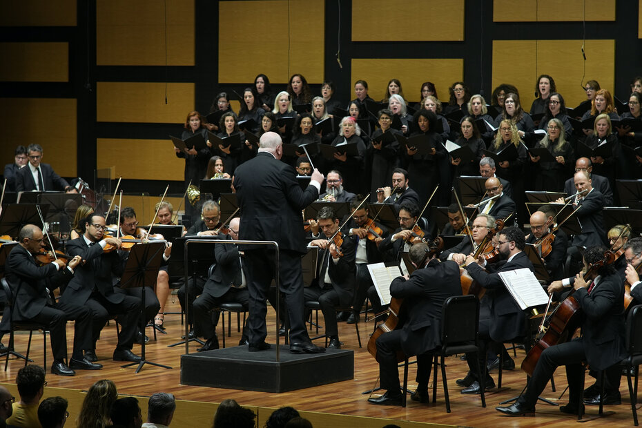 Orquestra Sinf&ocirc;nica com a reg&ecirc;ncia de Manfredo Schmiedt (Foto: Vin&iacute;cius Angeli/Divulga&ccedil;&atilde;o)