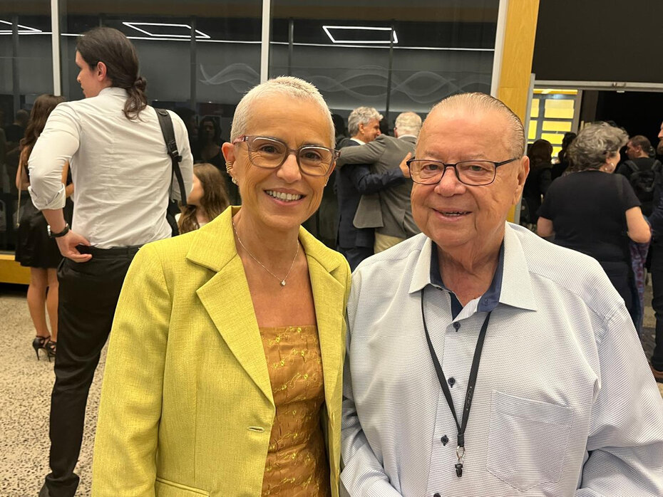 Beatriz Araujo, do Banrisul Cultural, com Geraldo Lopes, da dire&ccedil;&atilde;o da OSPA (Foto: Paulo Gasparotto/ Especial)
