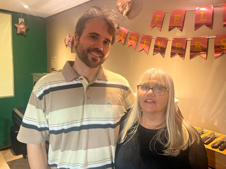 Bettina Vargas celebrou a mudan&ccedil;a de idade ao lado do filho Jonathan Vargas (Foto: Paulo Gasparotto/Especial)