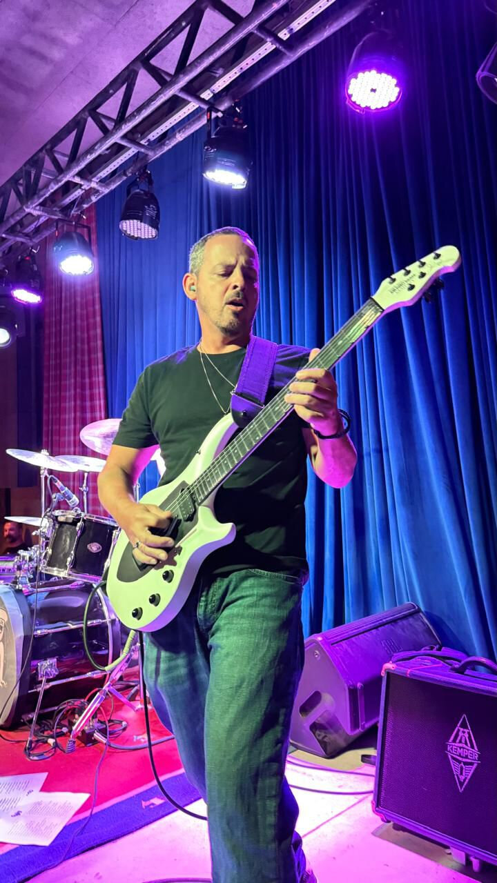 Rodrigo Terra: guitarra e voz (Foto: Divulga&ccedil;&atilde;o)