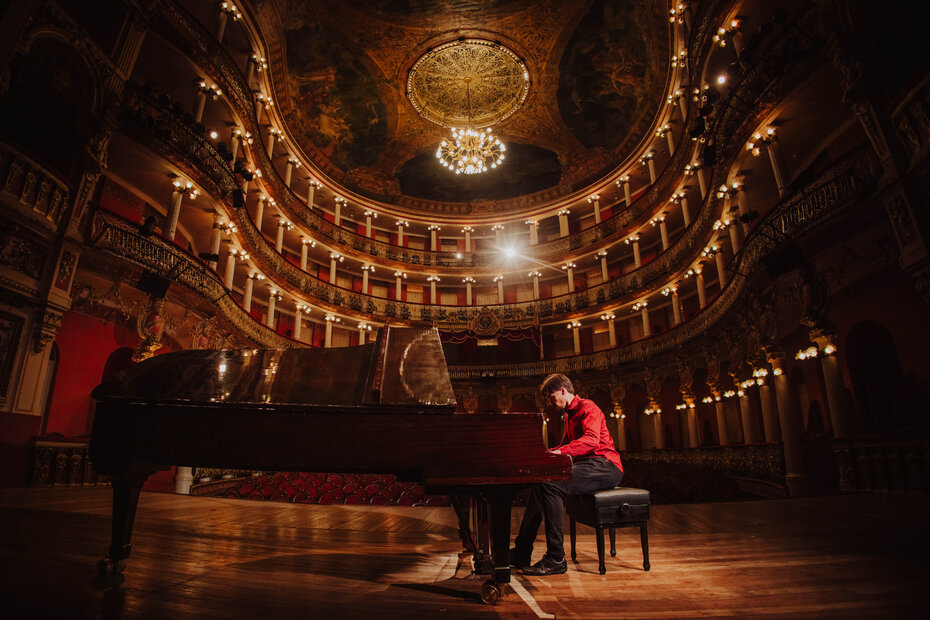 Bruno Hrabovsky: uni&atilde;o do erudito e do rock com talento (Foto: Alvaro Mello/Divulga&ccedil;&atilde;o)