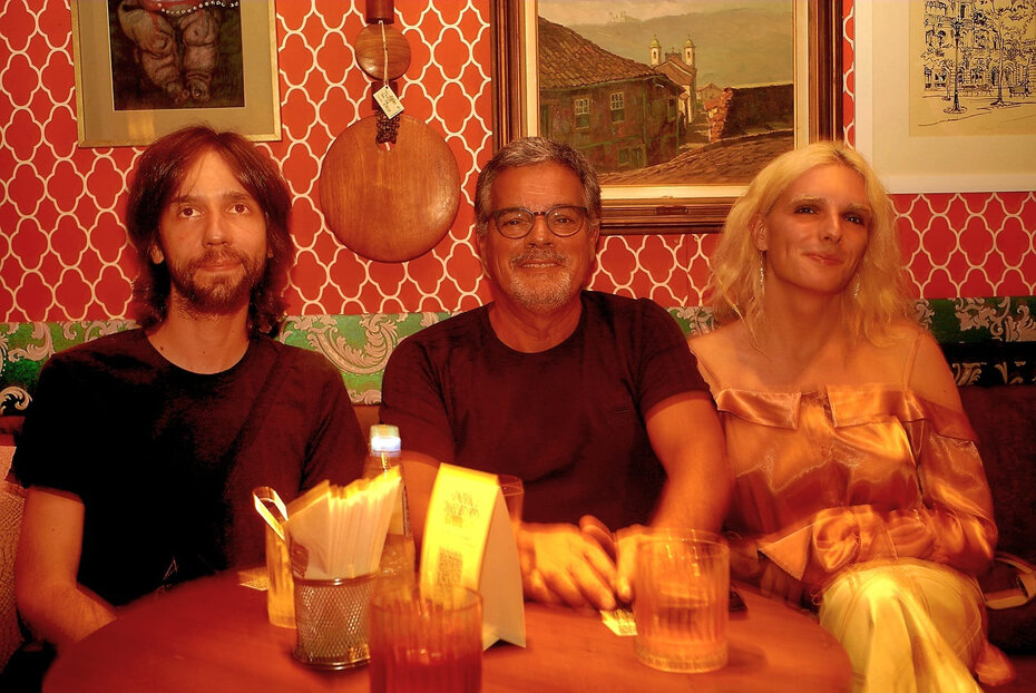 Ricardo Smidt, Viridiana Saboya de Albuquerque Smidt e Andr&eacute; Garbin curtiram o show (Foto: Duda Alvares/Divulga&ccedil;&atilde;o)