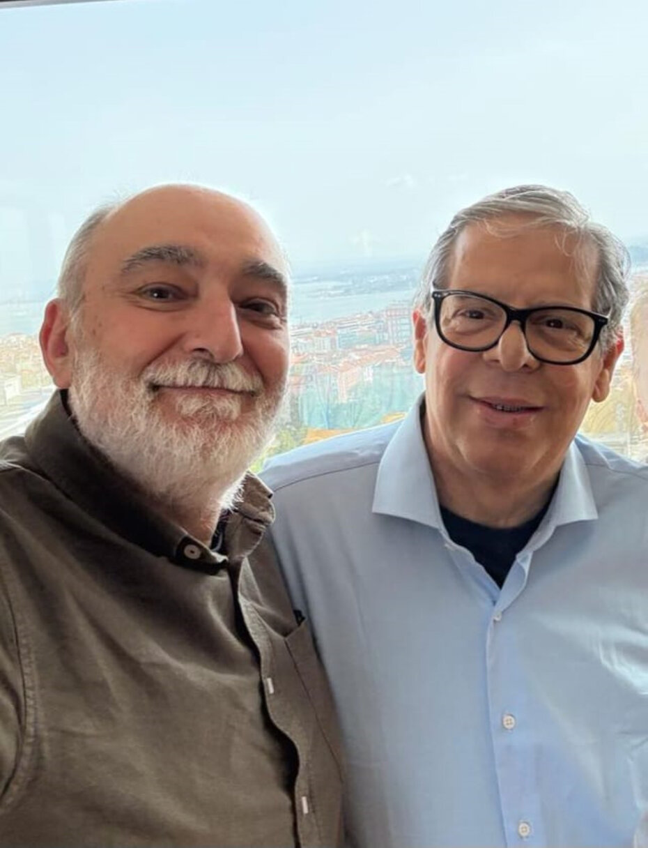 Cartunista Lu&iacute;s Afonso e o escritor Jorge Finatto lan&ccedil;aram obra em Lisboa (Foto: Divulga&ccedil;&atilde;o)