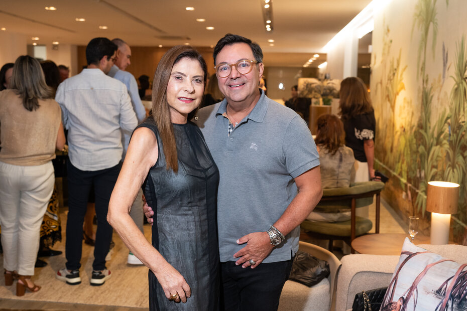 Os arquitetos Elaine Bettio e Marcelo Gonçalves no lançamento (Foto: Andréa Graiz/Divulgação