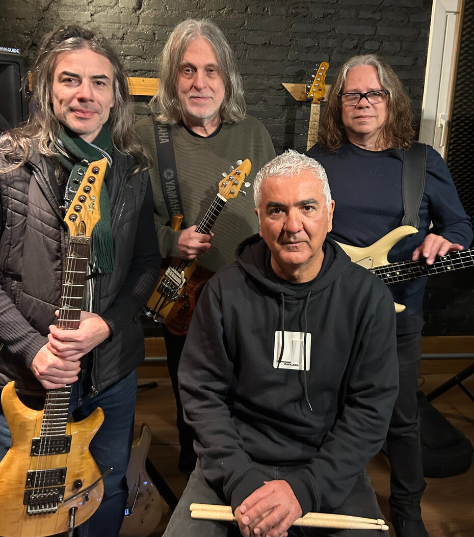 Frank Solari se apresenta com Alexandre Fonseca, Andr&eacute; Gomes e Carlos Martau (Foto: Luiz Paulo Fedrizzi/Divulga&ccedil;&atilde;o)