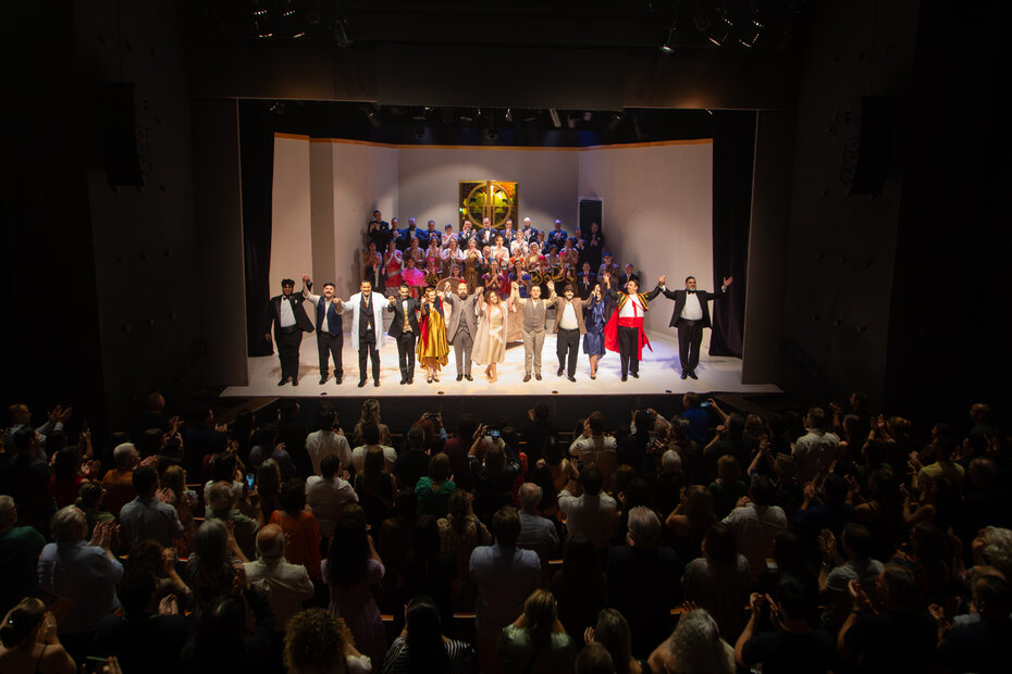 O elenco recebeu aplausos entusi&aacute;sticos em todas as apresenta&ccedil;&otilde;es (Foto: Vit&oacute;ria Proen&ccedil;a/Divulga&ccedil;&atilde;o)