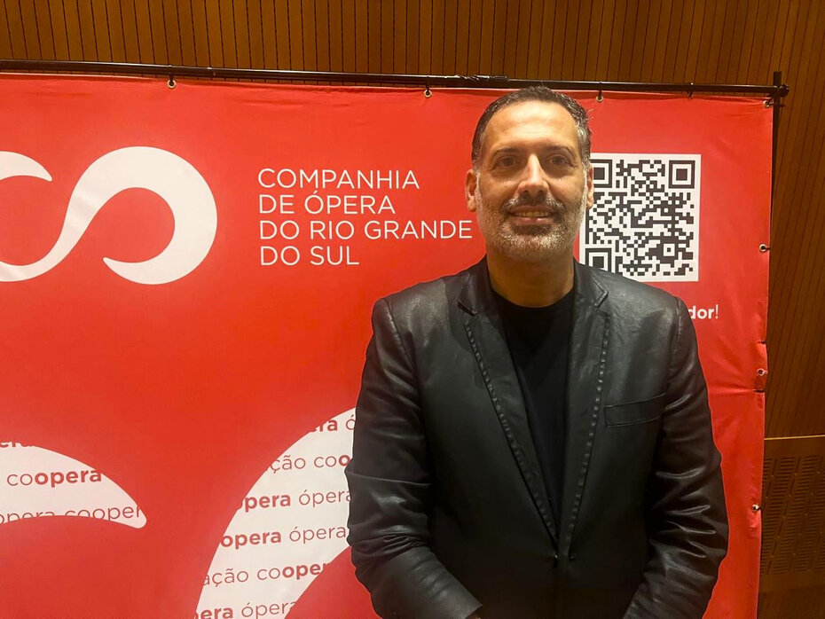 Daniel Germano, de m&uacute;ltiplos talentos musicais, tamb&eacute;m integra a diretoria da Companhia de &Oacute;pera do RS (Foto: Paulo Gasparotto/Especial)