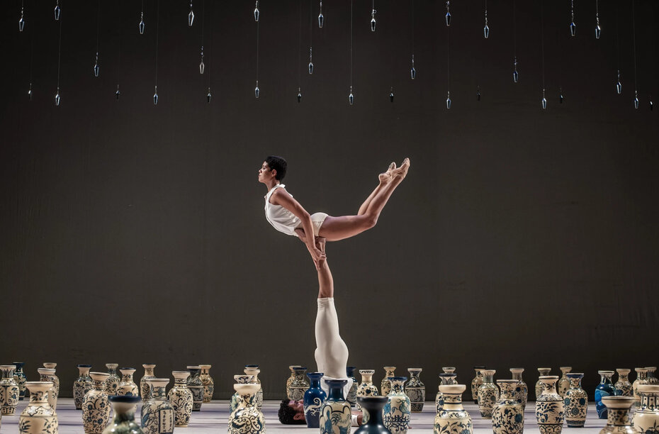 O trabalho Vasos é um dos mais marcantes e lembrados da coreógrafa (Foto: Flavio Colker/Divulgação)