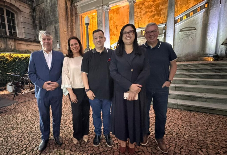 Fernando Guerreiro Lemos, Letícia Huff, Alesson Fossati, Vannice Ramos e Rogério Beidacki no Café da Catedral (Foto: Divulgação)
