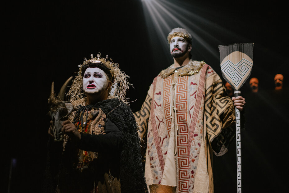 Rosana Stavis e Jorge Emil vivem Medea e Jasão na tragédia de Sêneca (Foto: Isadora Quintana/Divulgação)