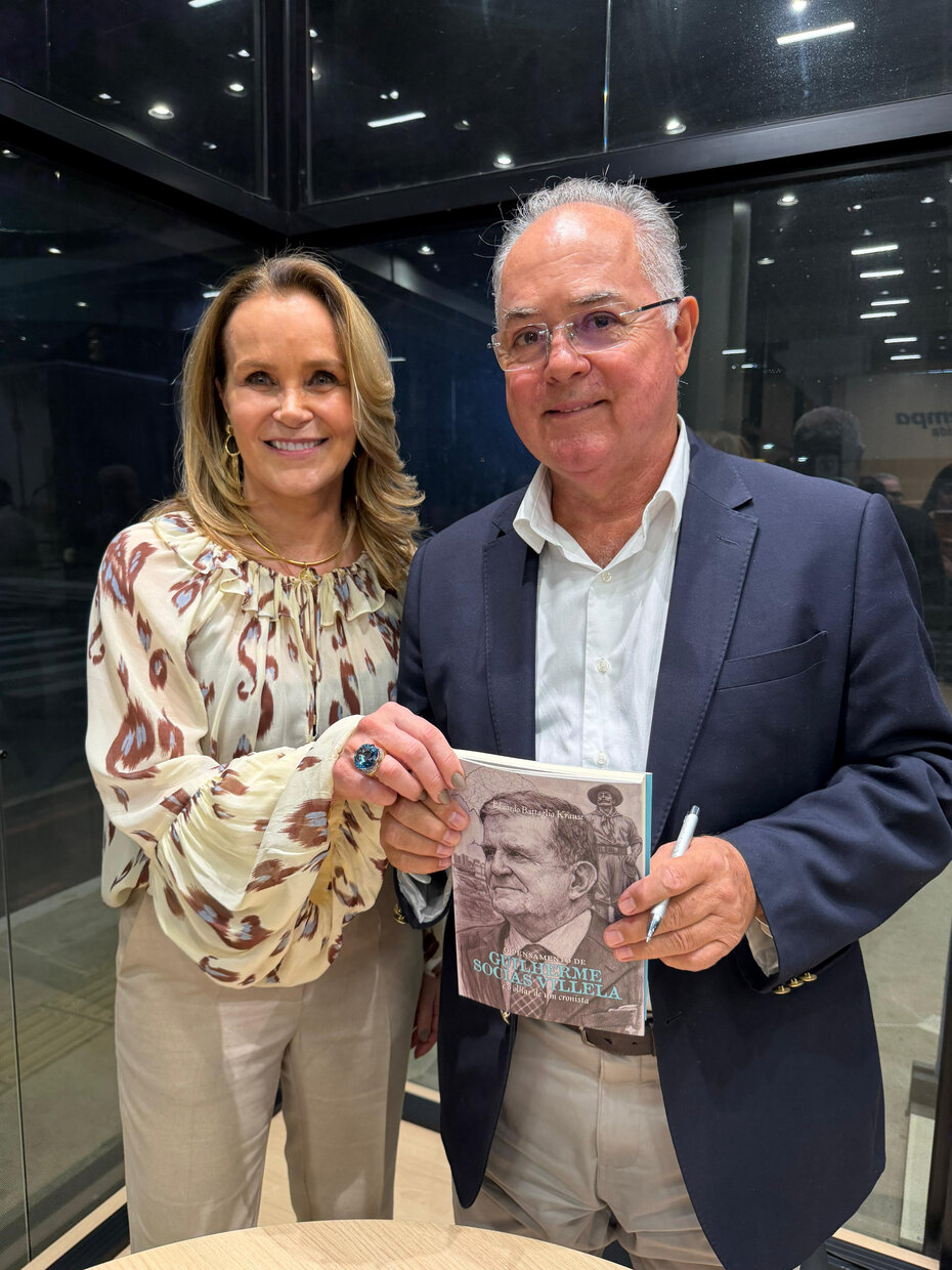 D&eacute;borah Pilla Villela, filha do biografado, e Eduardo Battaglia Krause (Foto: Divulga&ccedil;&atilde;o)