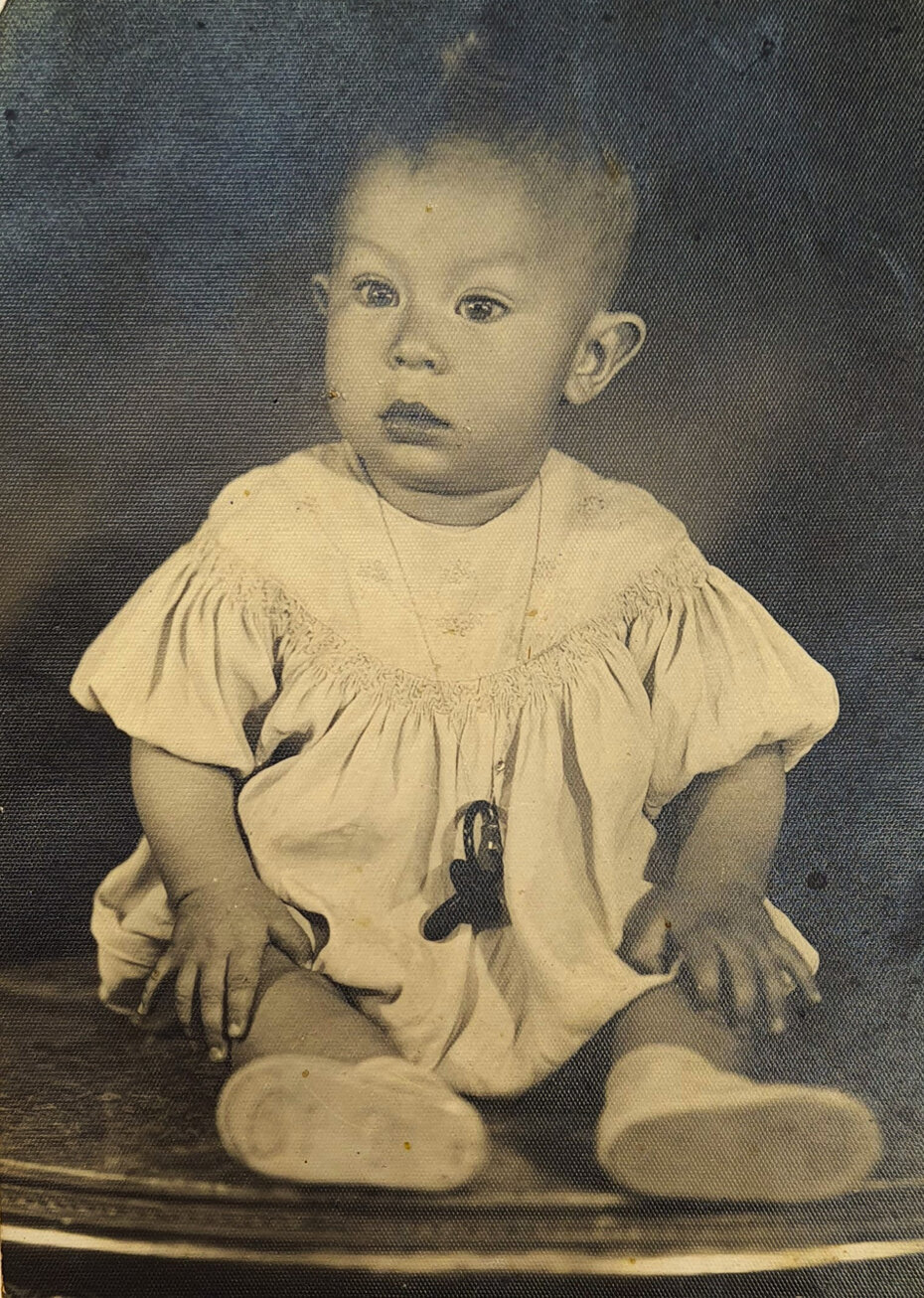 Este beb&ecirc;, fotografado h&aacute; quase nove d&eacute;cadas para celebra&ccedil;&atilde;o de seu primeiro anivers&aacute;rio, sou eu! (Foto: Arquivo Pessoal)  