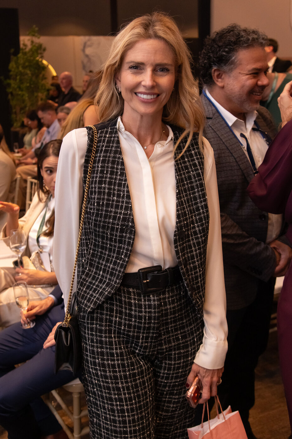 Cristina Ryff acompanhou a abertura do evento no BarraShoppingSul (Foto: Sccop Fotografia/Divulga&ccedil;&atilde;o)