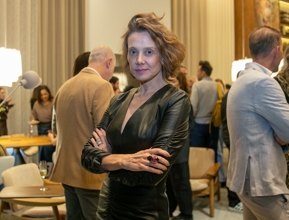 Fab&iacute;ola Rohde Lopes presen&ccedil;a charmosa na inaugura&ccedil;&atilde;o (Foto: Lenara Petenuzzo/Divulga&ccedil;&atilde;o)