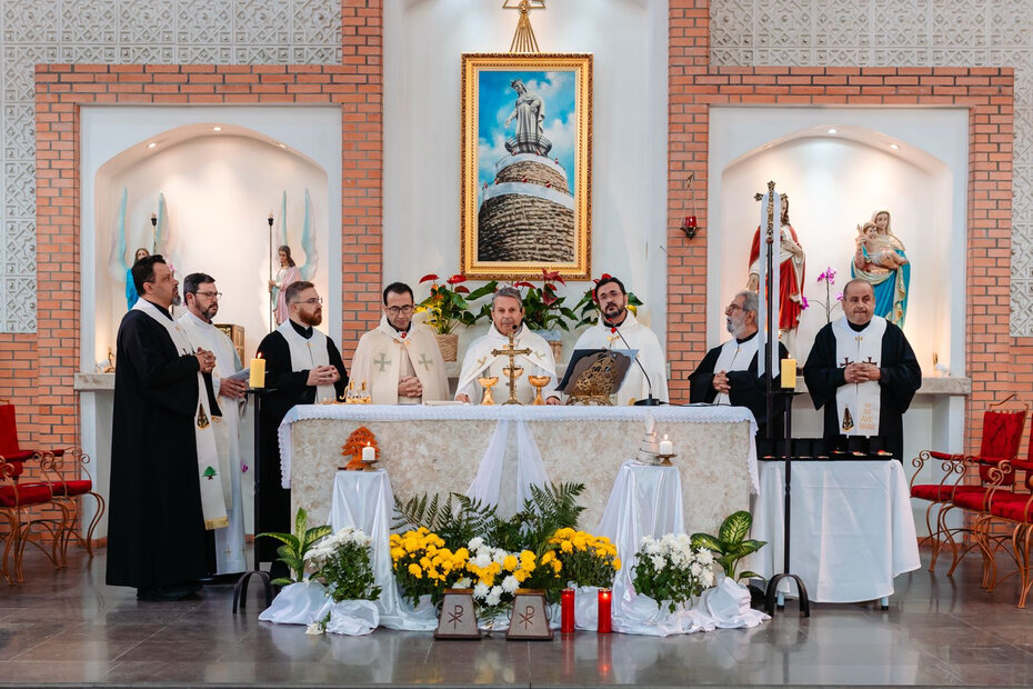 A missa foi presidida pelo Eparca Dom Edgard Madi (Foto: Divulgação)