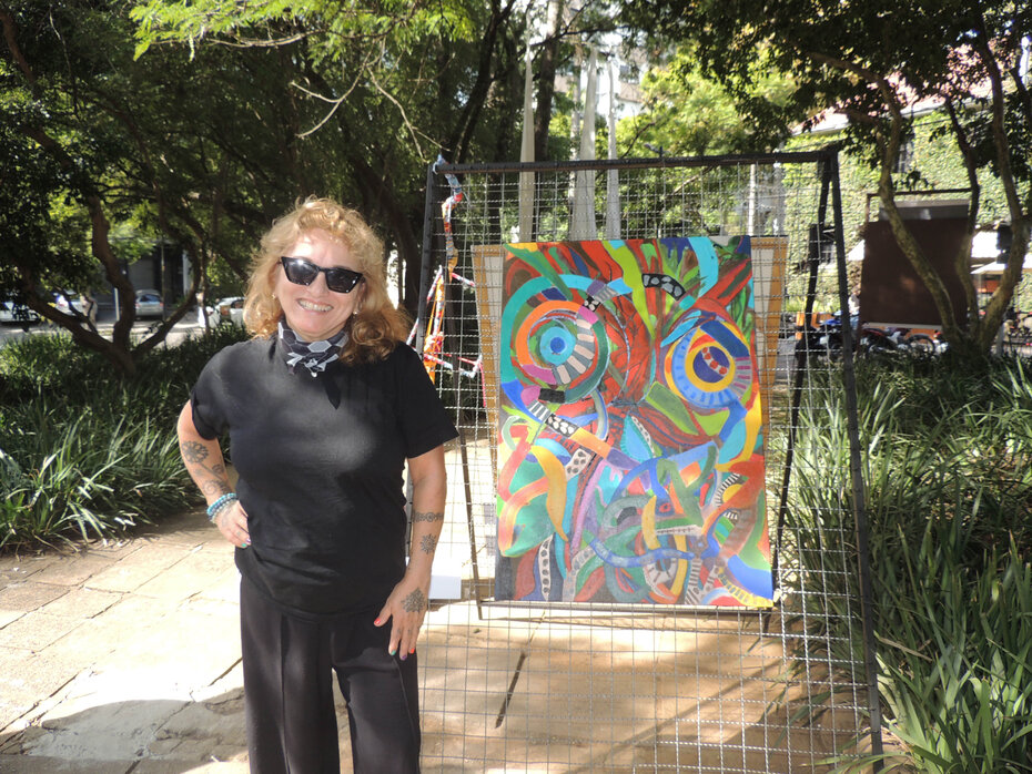 Adriana Leiria no evento que foi uma galeria a céu aberto (Foto: Pedro Pereira/Divulgação)