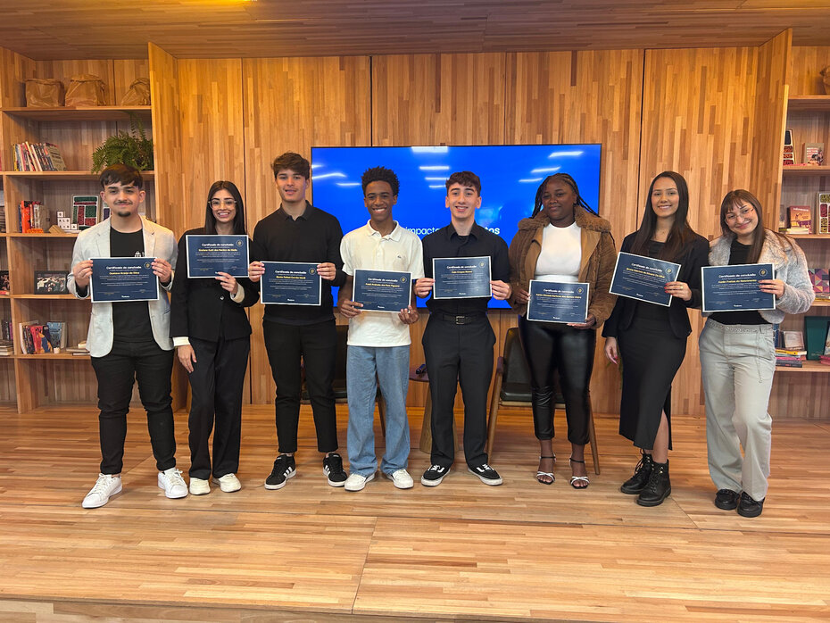 Jovens Aprendizes receberam seu certificado durante evento de 25 Anos (Foto: Divulgação)