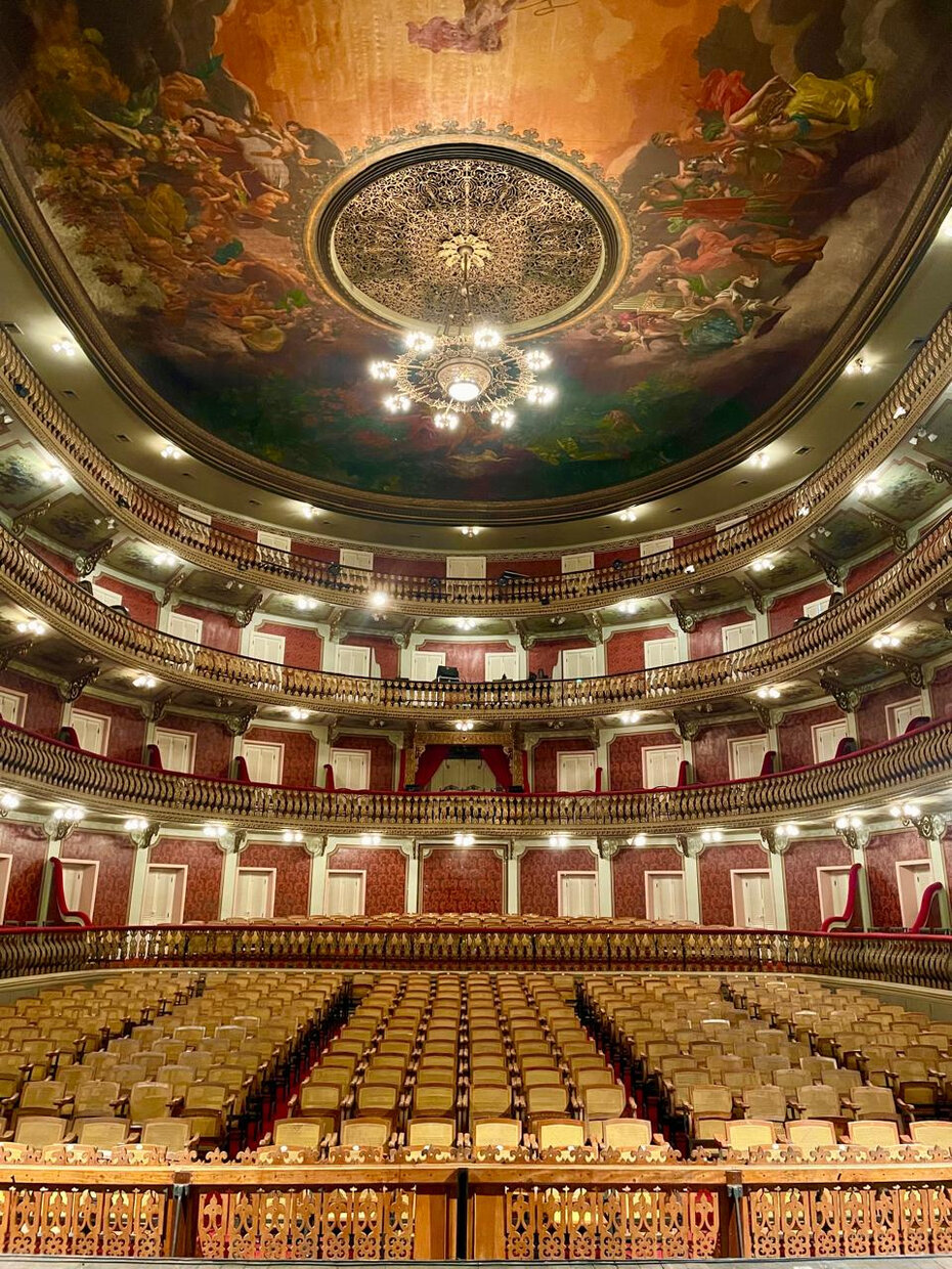 O bel&iacute;ssimo Theatro da Paz, em Bel&eacute;m do Par&aacute;, &eacute; palco das apresenta&ccedil;&otilde;es que assinalam o in&iacute;cio do XXV Festival de &Oacute;pera (Foto: Divulga&ccedil;&atilde;o)